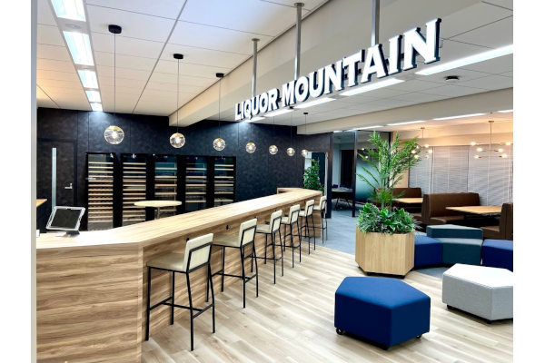 リカーマウンテン社内